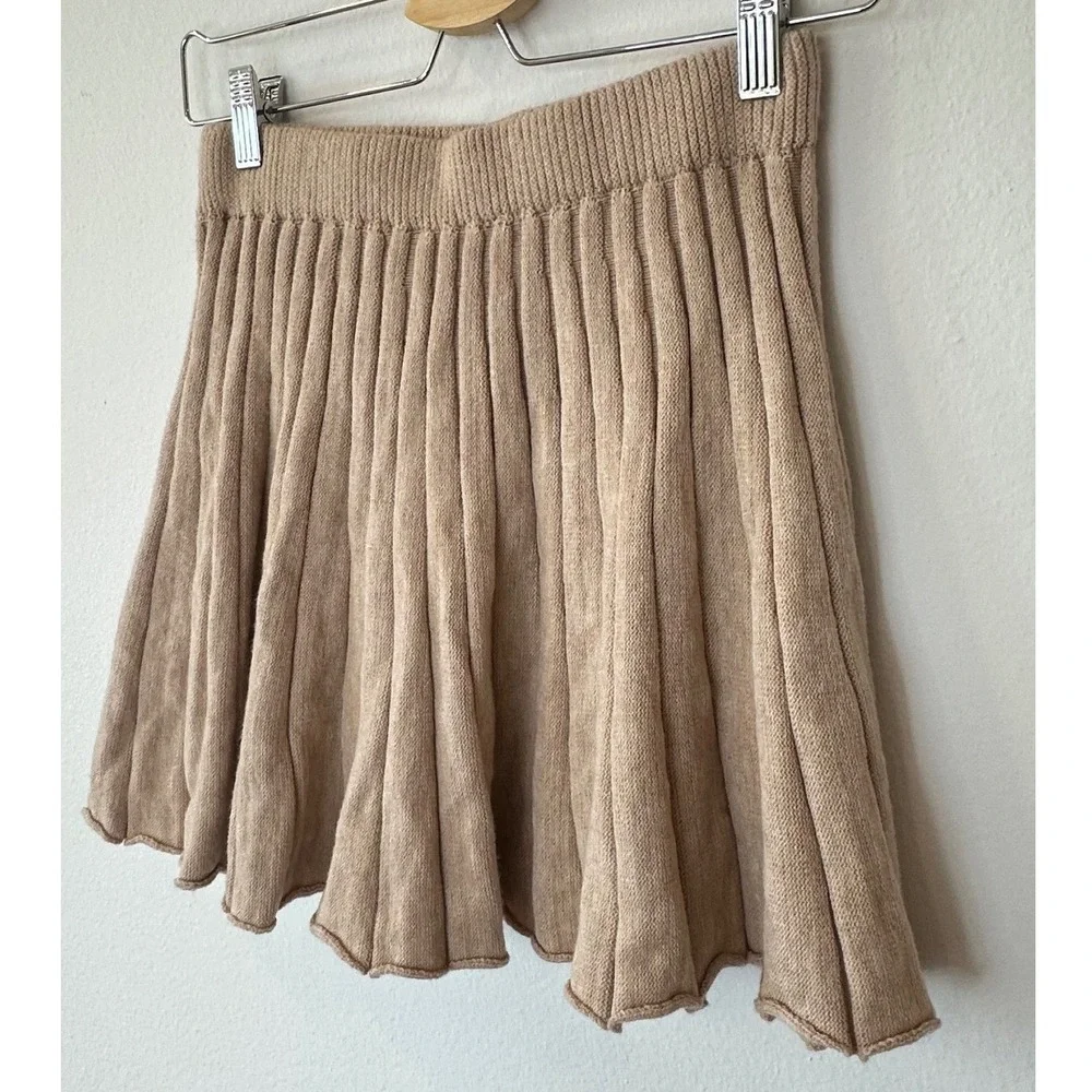 Tan Ribbed Knit Pleated Mini Skirt Elastic Waist Camel Viscose Blend Size S